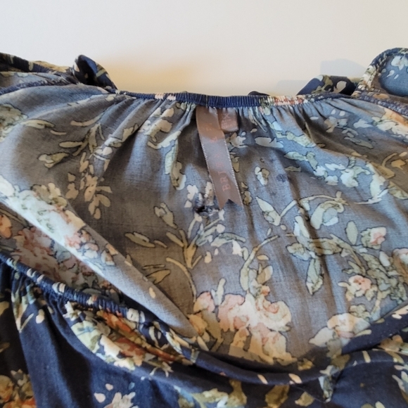 Blue floral peasant top in size 3X. - Picture 3 of 3